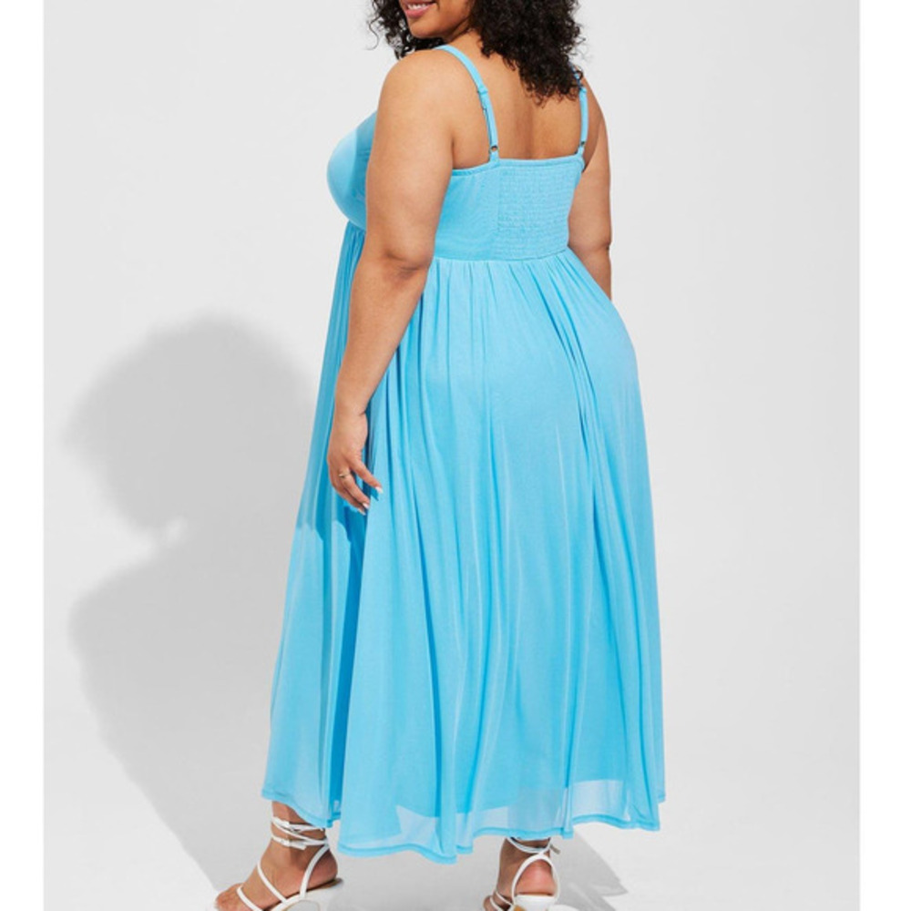 Torrid Plus Size 3 Soft Mesh Pleated Light Sky Blue Sun Maxi Dress V-Neck 3X - Picture 2 of 3